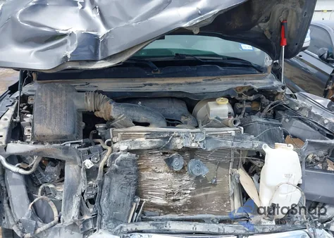 2019 Ram 1500 Laramie 4X4 5'7 Box z USA, uszkodzony, nr VIN 1C6SRFJT4KN773657